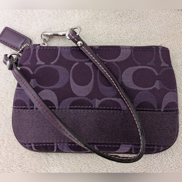 Coach Purple Signature Jacquard Wristlet - Picture 1 of 8